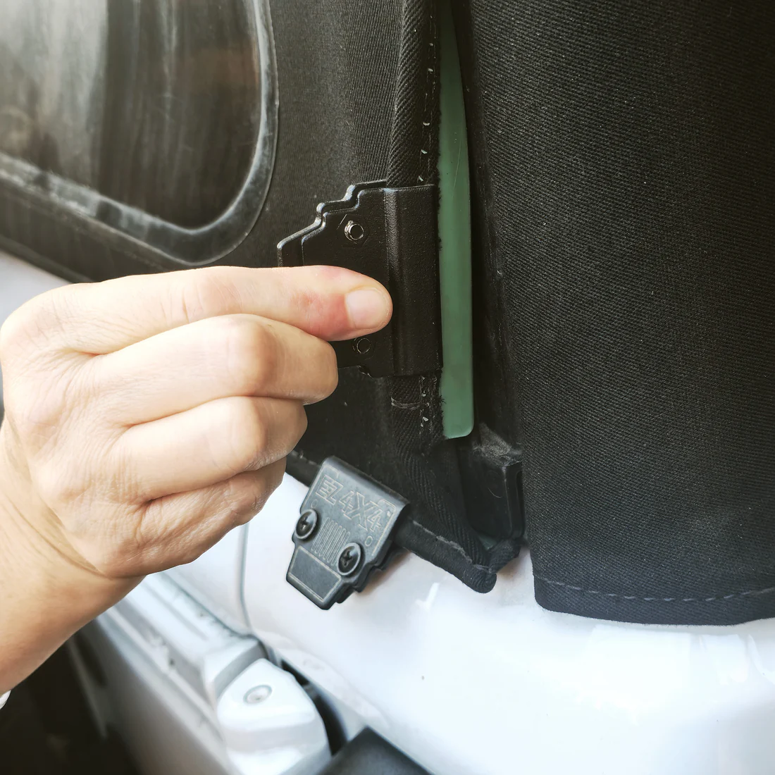 Soft Top Jeep Wrangler Window Clips - 6 Pack - Image 2