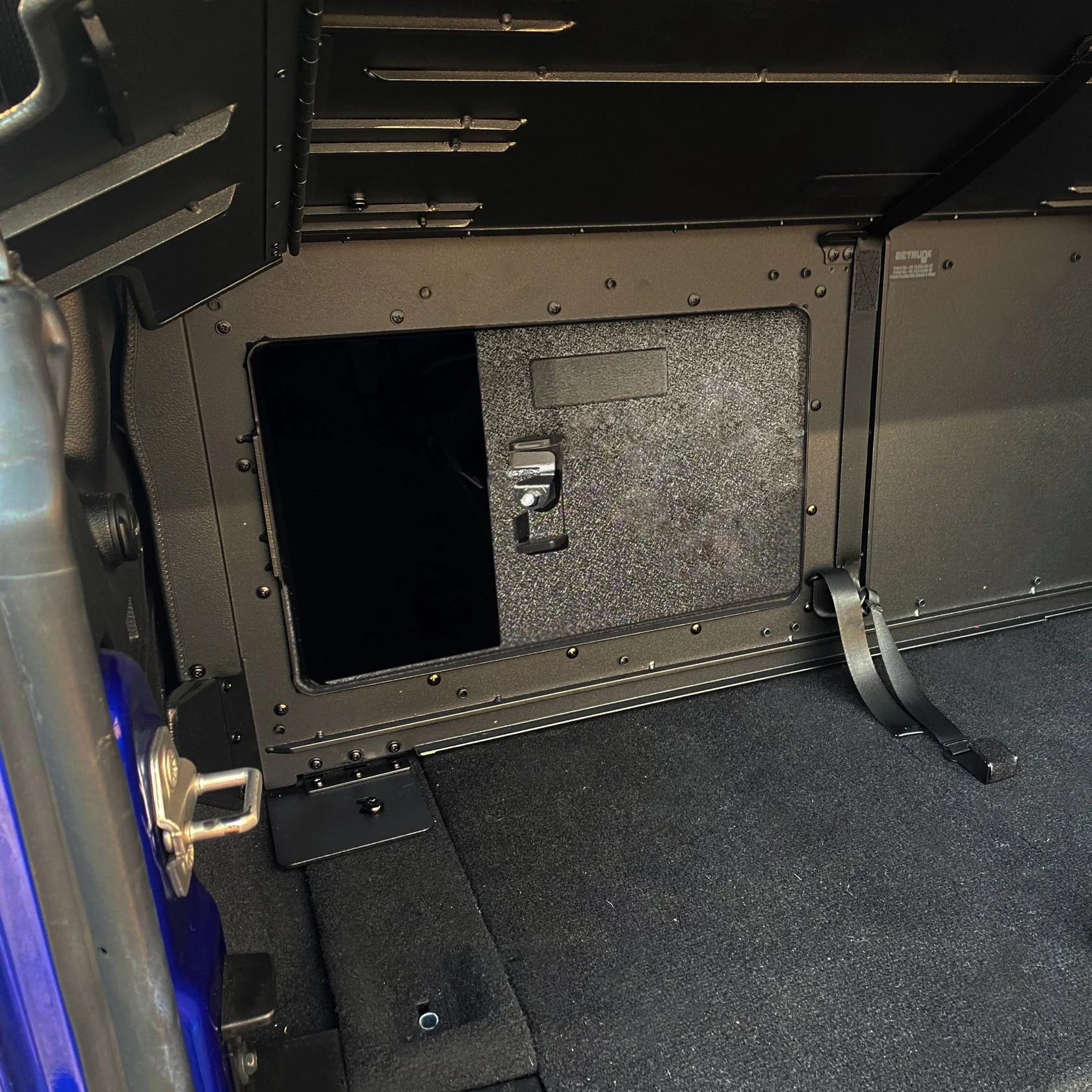 2011–2018 Jeep JKU Wrangler 4DR Locking Rear Door Kit for Extreme EZTRUNK