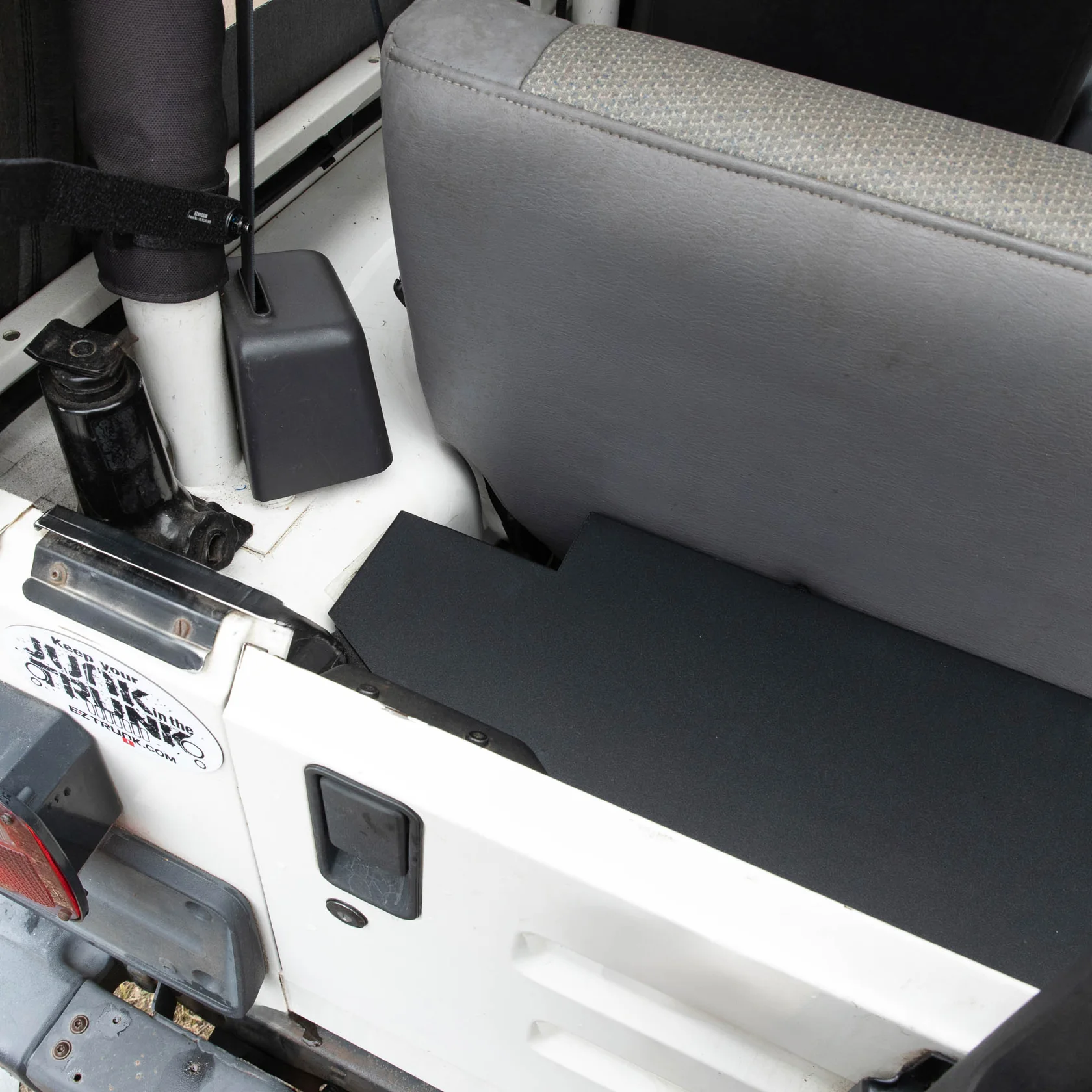 1997–2006 Jeep TJ Wrangler 2DR EZTRUNK Folding Security Trunk - Image 3