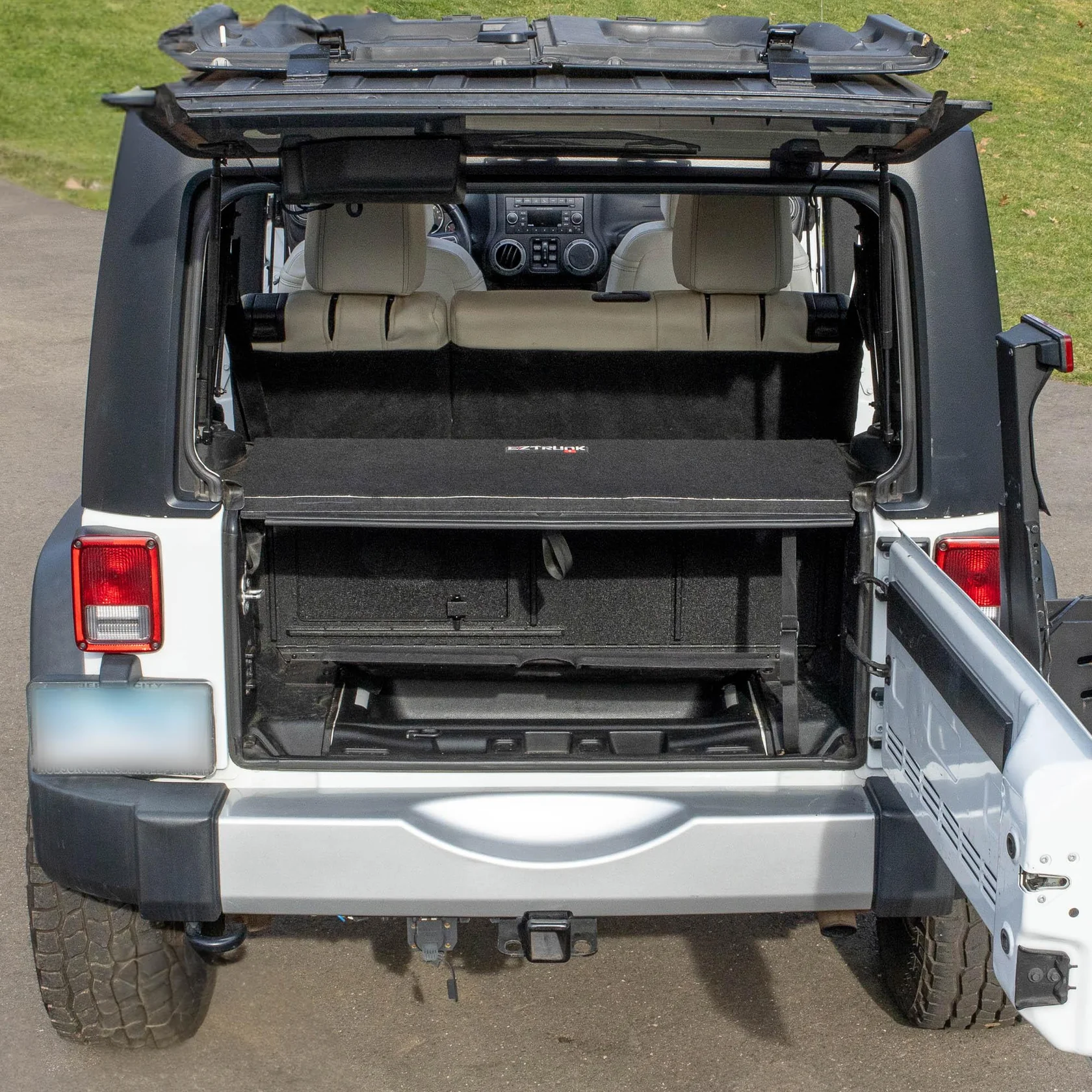 2011–2018 Jeep JKU Wrangler 4DR EZTRUNK Folding Security Trunk - Image 3