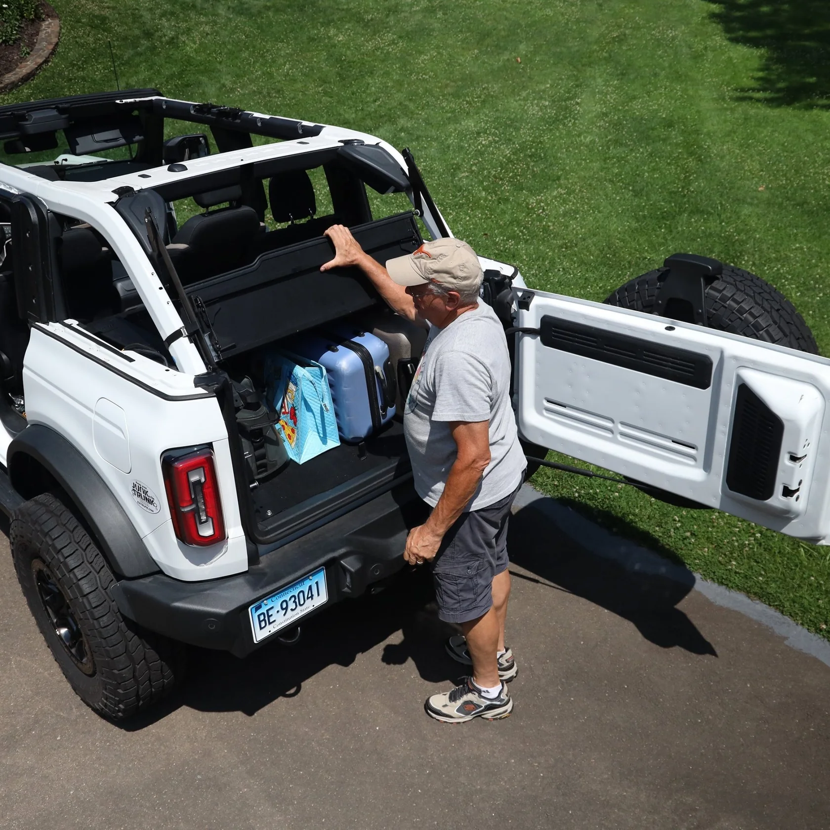 2021 & Up Bronco 4DR Extreme EZTRUNK Full-Size Folding Security Trunk - Image 3