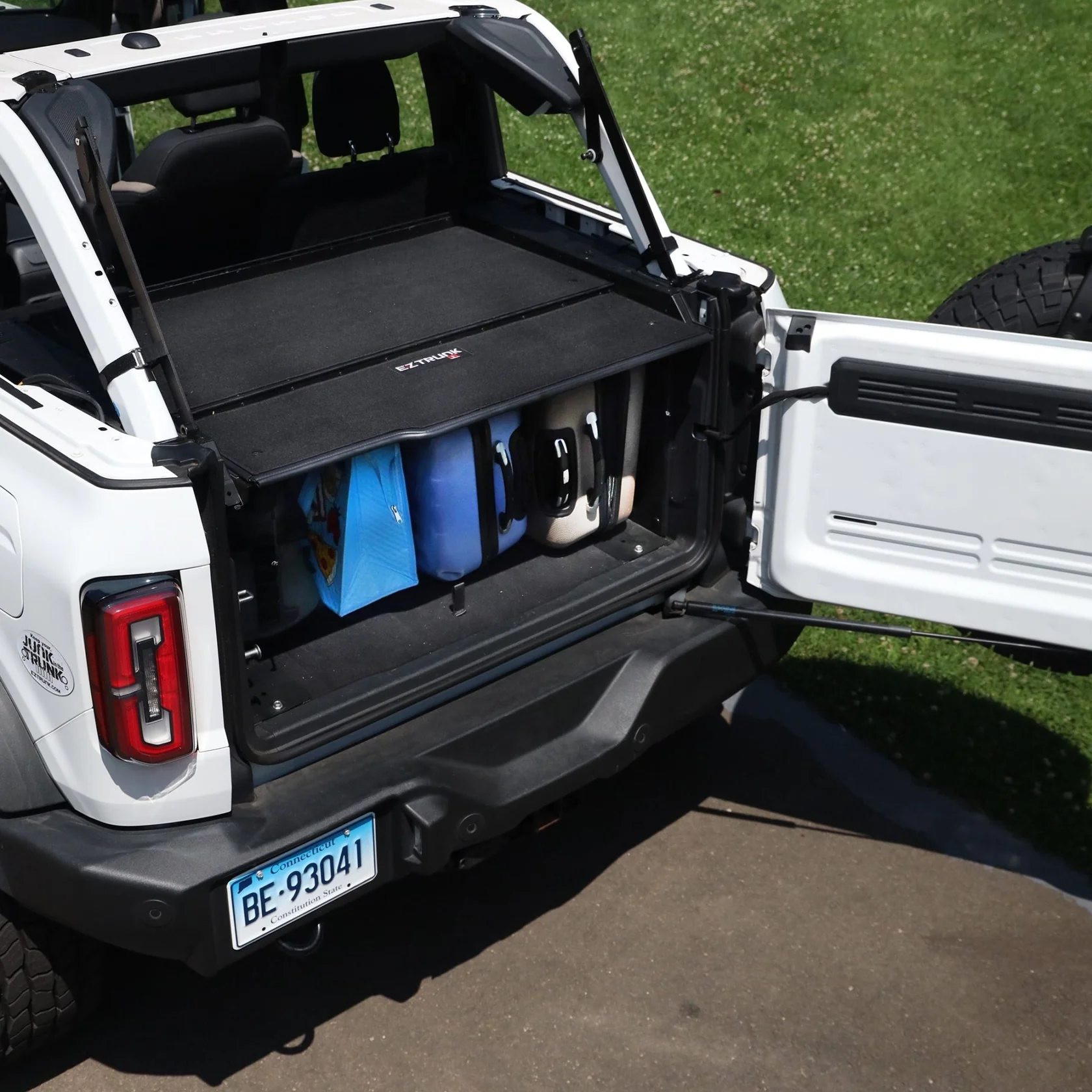 2021 & Up Bronco 4DR Extreme EZTRUNK Full-Size Folding Security Trunk - Image 4