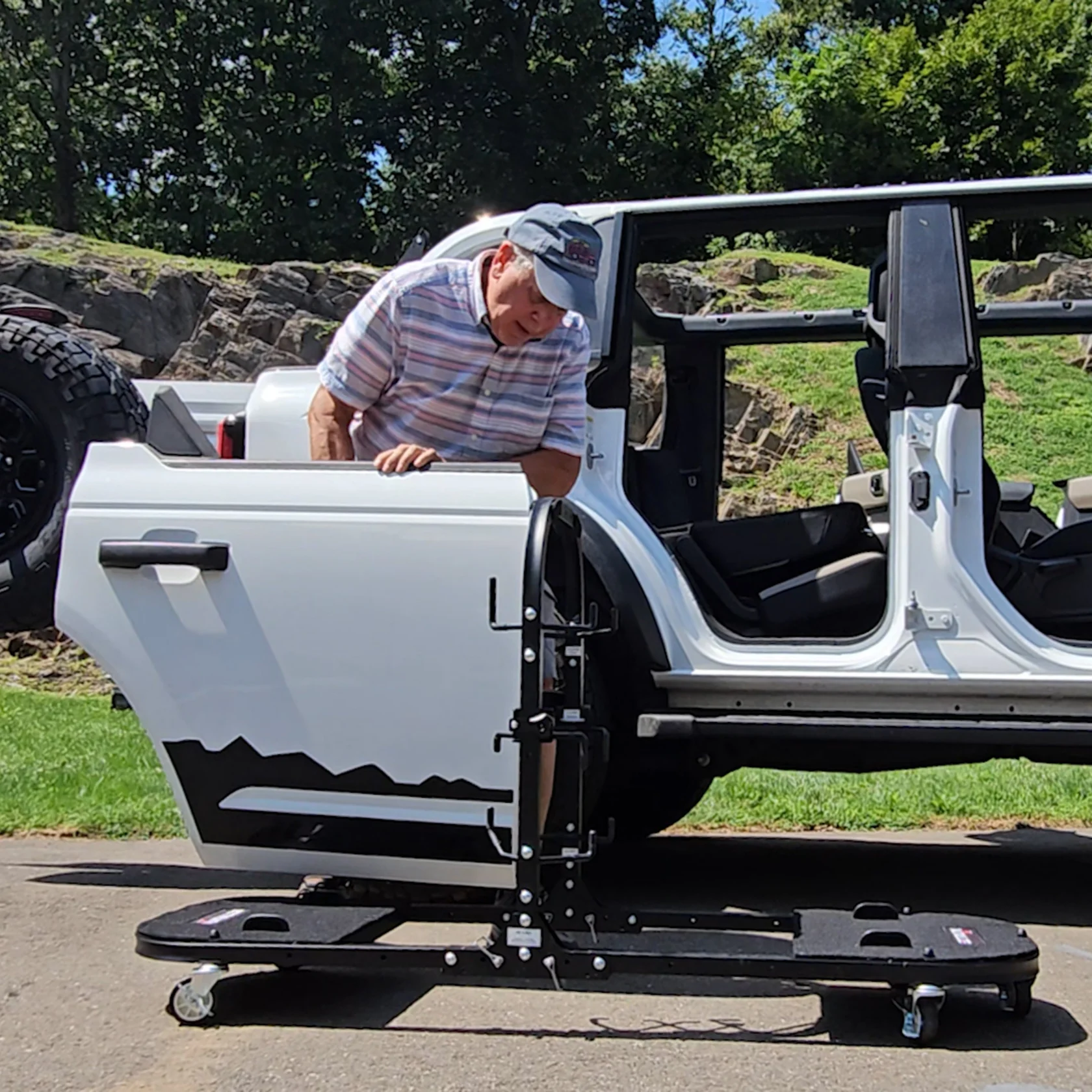 2021 & Up Bronco 4DR Aluminum Folding Door Cart - Image 7