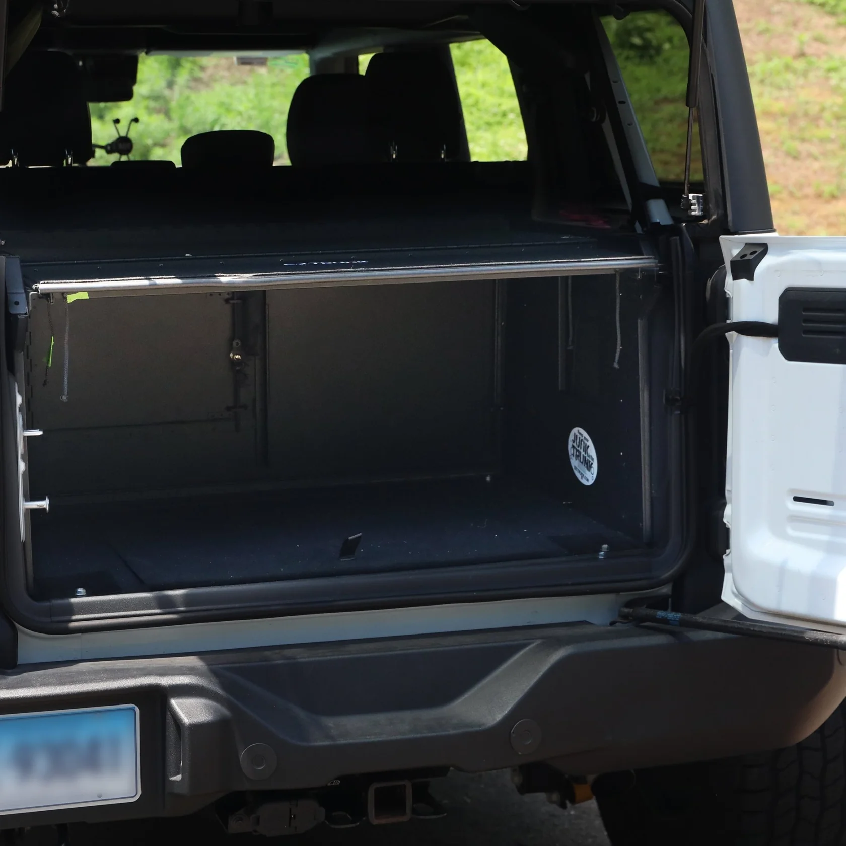 2021 & Up Bronco 4DR Extreme EZTRUNK Full-Size Folding Security Trunk - Image 7